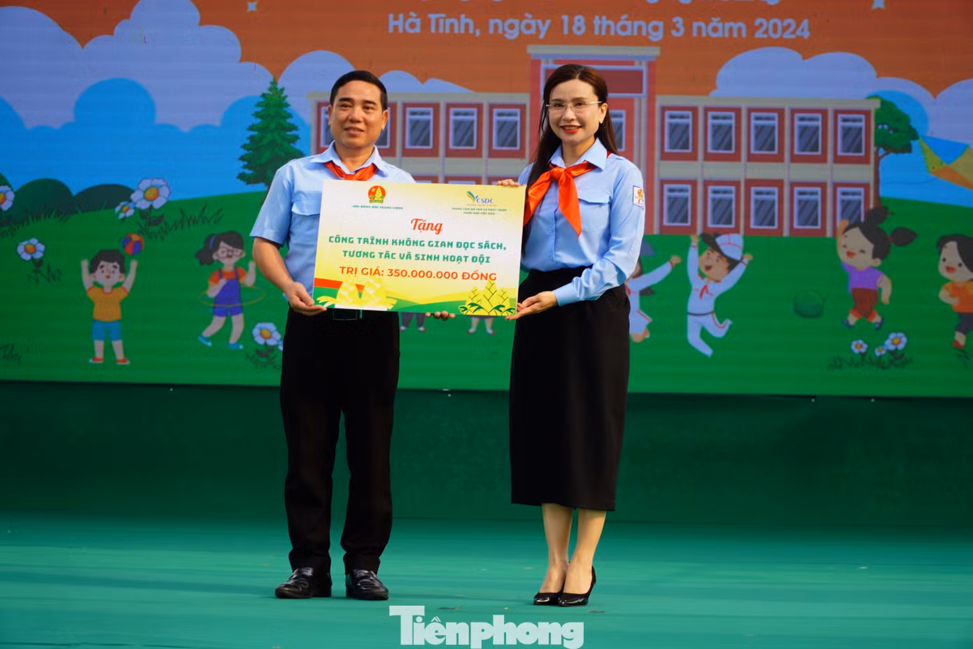 Trao tặng 1 không gian đọc sách tương tác và sinh hoạt Đội cho Trung tâm Hoạt động Thanh thiếu nhi tỉnh Hà Tĩnh trị giá 350 triệu đồng. Trao tặng 1 không gian đọc sách tương tác và sinh hoạt Đội cho Trung tâm Hoạt động Thanh thiếu nhi tỉnh Hà Tĩnh trị giá 350 triệu đồng.