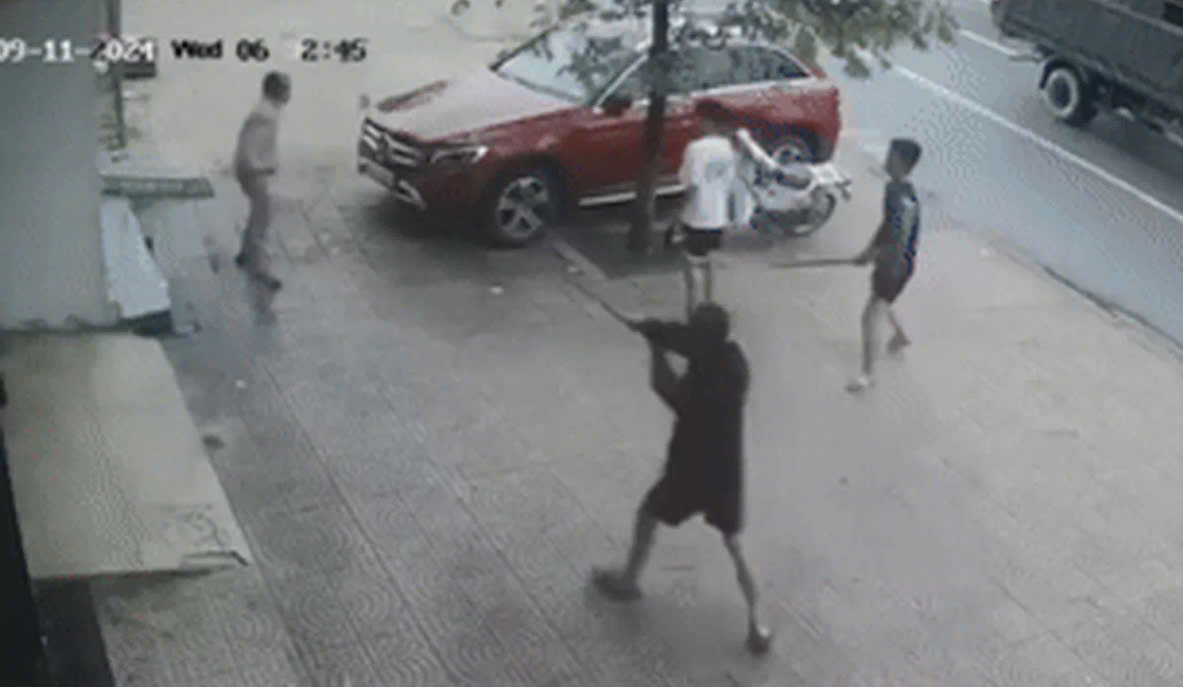 Camera ghi lại diễn biến sự việc. Camera ghi lại diễn biến sự việc.