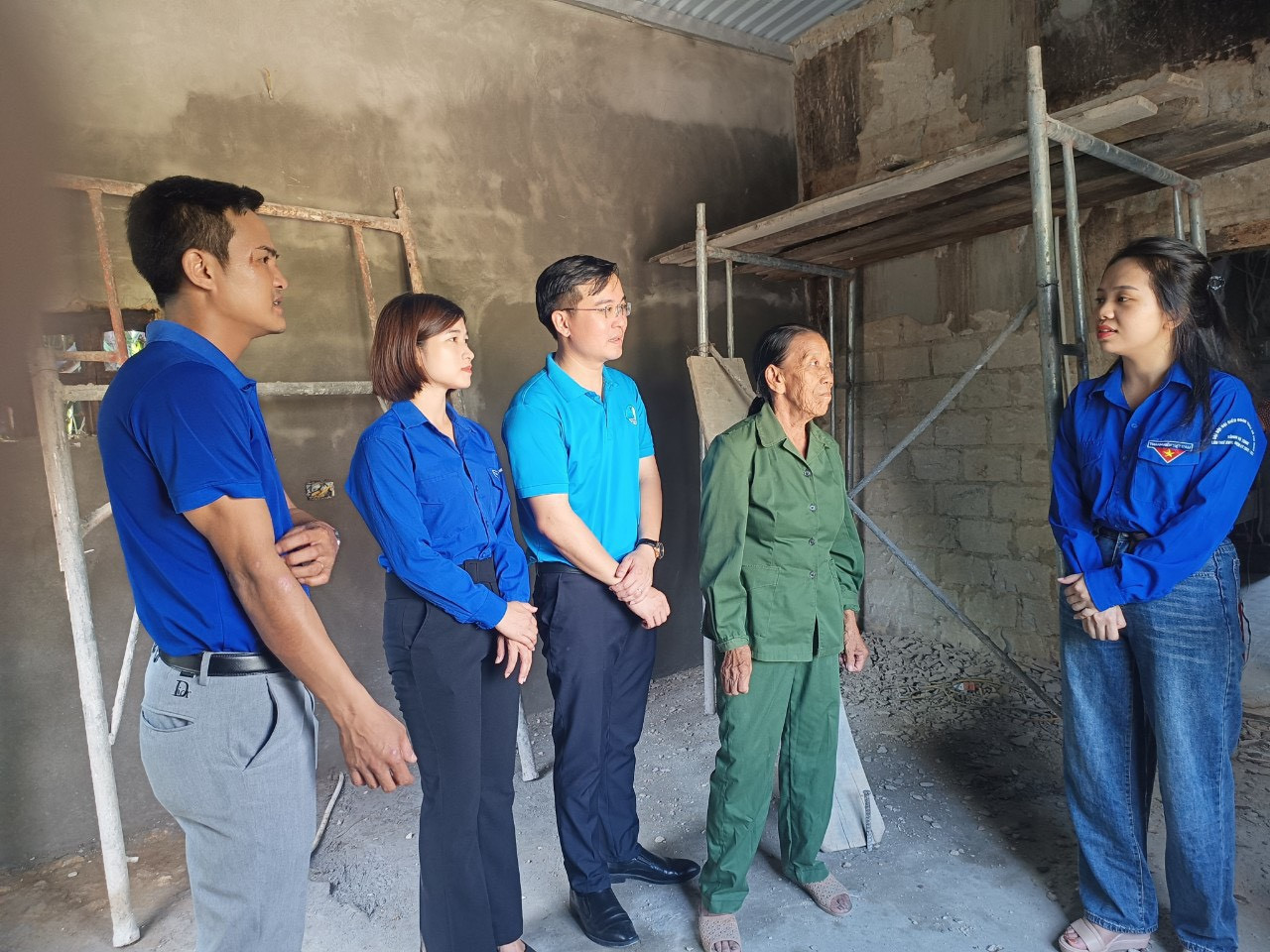 Xây mới 7 nhà nhân ái và sửa chữa 45 ngôi nhà cho cựu thanh niên xung phong, thân nhân Anh hùng liệt sỹ với tổng trị giá hơn 1,1 tỷ đồng.