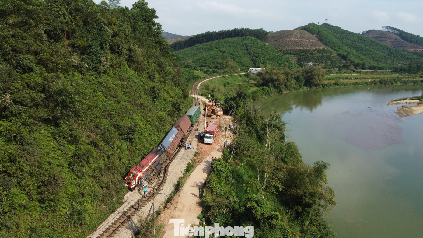 Hiện trường vụ tai nạn tàu hoả.