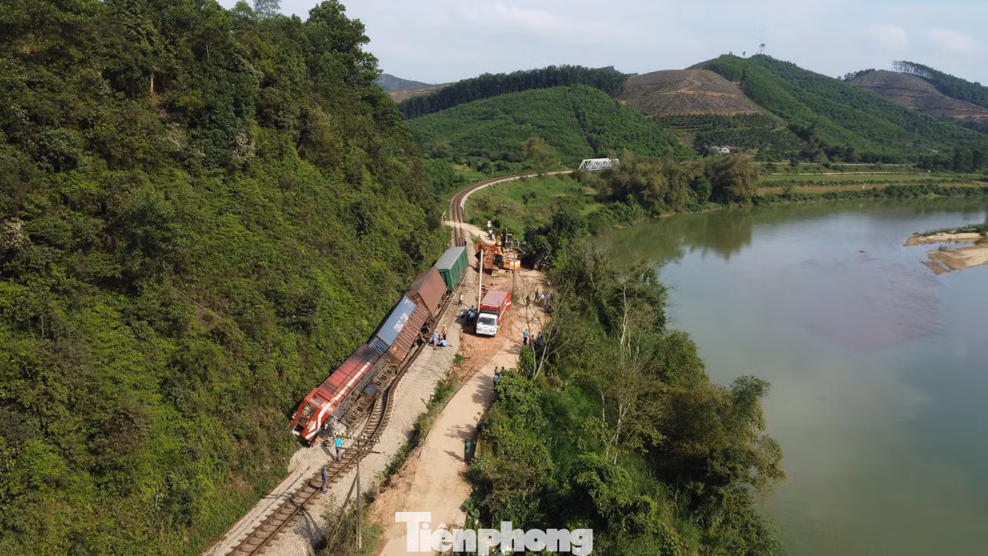 Hiện trường vụ tai nạn tàu hoả.