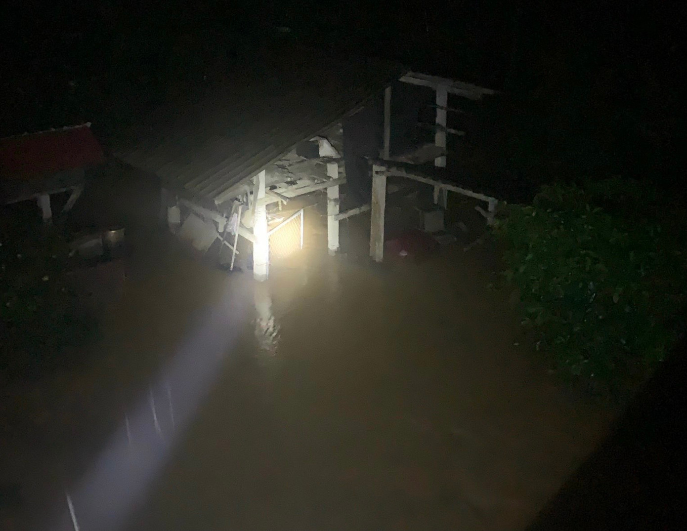 Nhiều khu vực ngập sâu tại xã Lộc Yên.