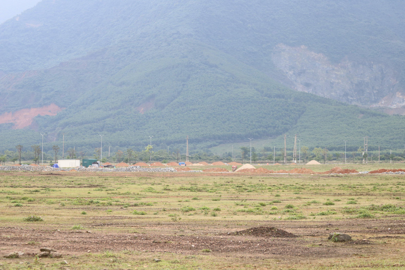 Một số công trình trong dự án KCN Phú Vinh đang được nhà đầu tư triển khai.