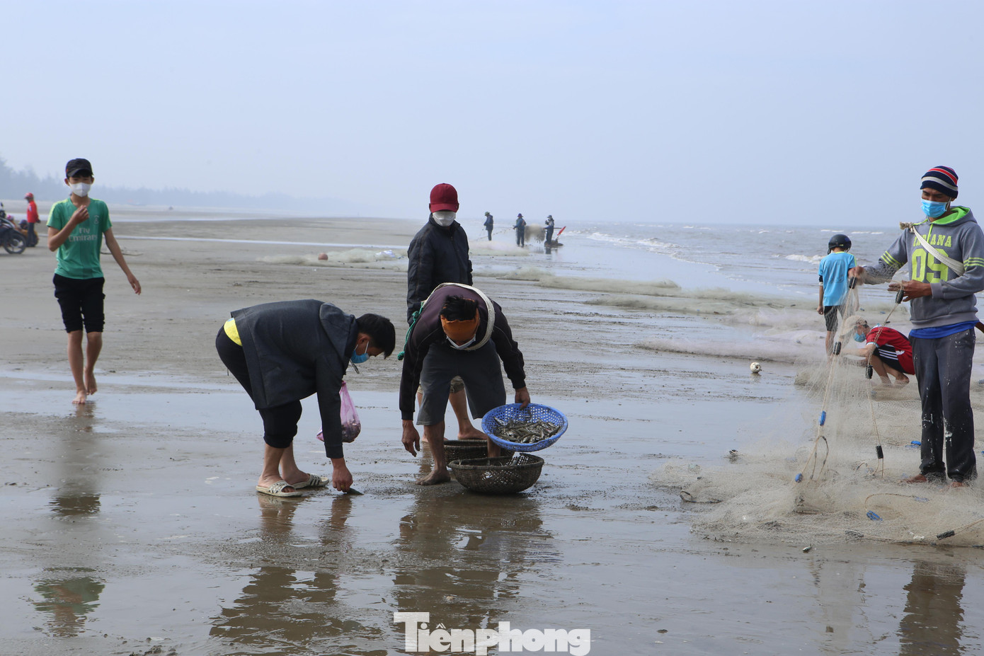 Mỗi lần kéo lưới khoảng 2 giờ đồng hồ.