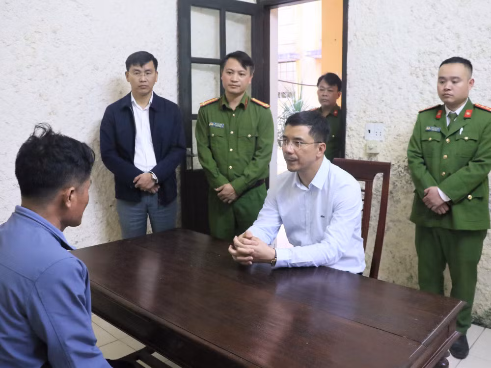 Thượng tá Nguyễn Hồng Phong, Giám đốc Công an tỉnh Hà Tĩnh chỉ đạo xử lý nghiêm hành vi của tài xế Trần Văn Năng. Ảnh: CAHT Thượng tá Nguyễn Hồng Phong, Giám đốc Công an tỉnh Hà Tĩnh chỉ đạo xử lý nghiêm hành vi của tài xế Trần Văn Năng. Ảnh: CAHT