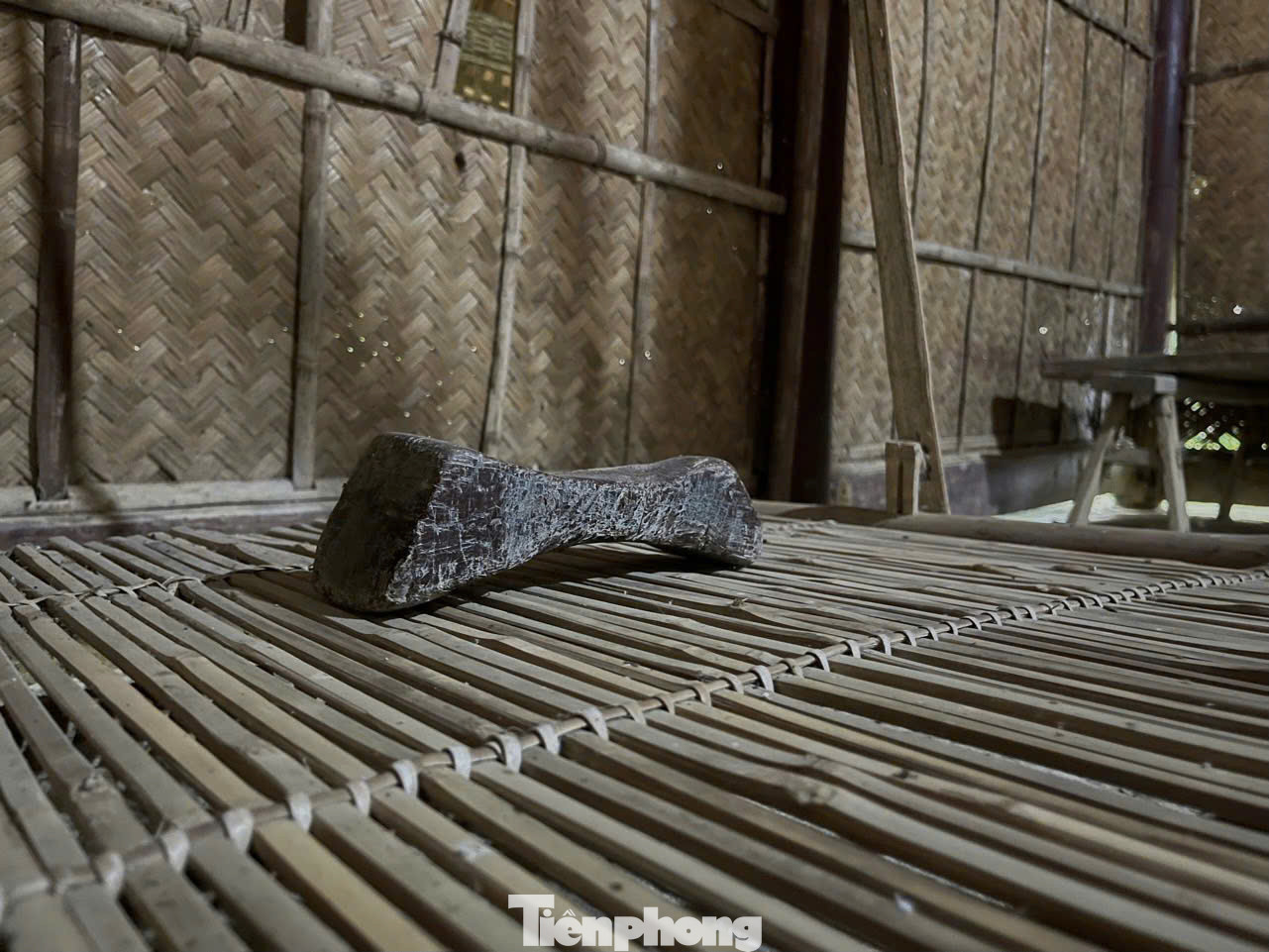 Tất cả hiện vật được trưng bày tại đây phong phú, đa dạng về loại hình, trong đó điển hình như vọng chọng, vọng tre, áo tơi, áo nảy, cối xay lúa, cối giã gạo bằng gỗ...