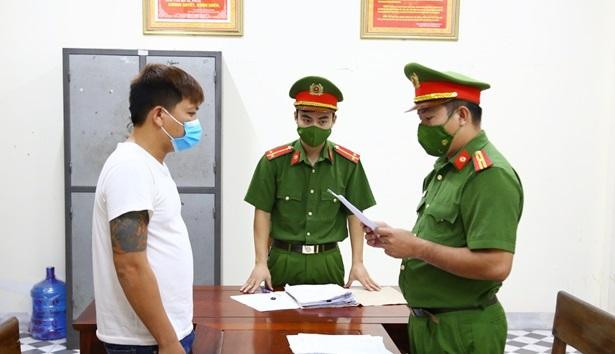 Điệp tại cơ quan công an. Điệp tại cơ quan công an.