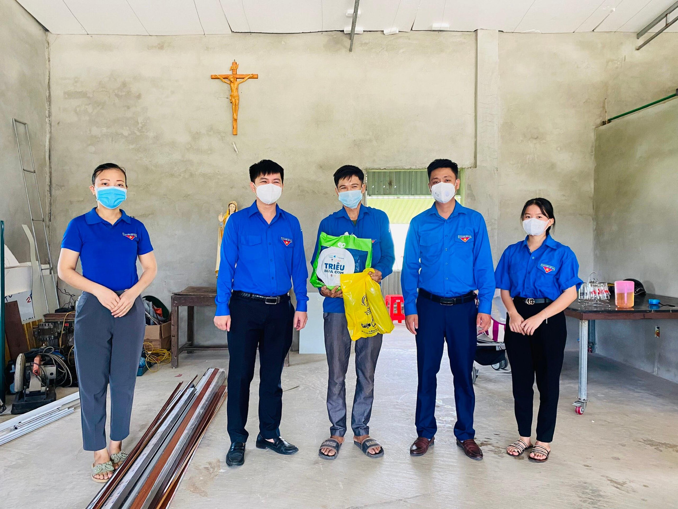 Chương trình &quot;Triệu bữa cơm&quot; không chỉ mang đến sự hỗ trợ thiết thực mà còn lan tỏa tinh thần đoàn kết, nhân ái để cộng đồng, xã hội cùng chung tay trao tặng triệu suất cơm đến người có hoàn cảnh khó khăn.