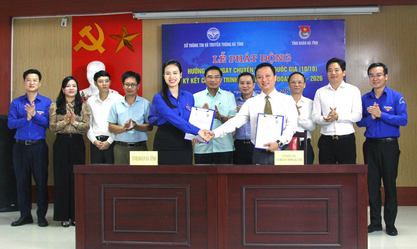 Sở Thông tin và truyền thông cùng Tỉnh Đoàn Hà Tĩnh ký kết chương trình phối hợp thúc đẩy triển khai chuyển đổi số giai đoạn 2022-2026. Sở Thông tin và truyền thông cùng Tỉnh Đoàn Hà Tĩnh ký kết chương trình phối hợp thúc đẩy triển khai chuyển đổi số giai đoạn 2022-2026.