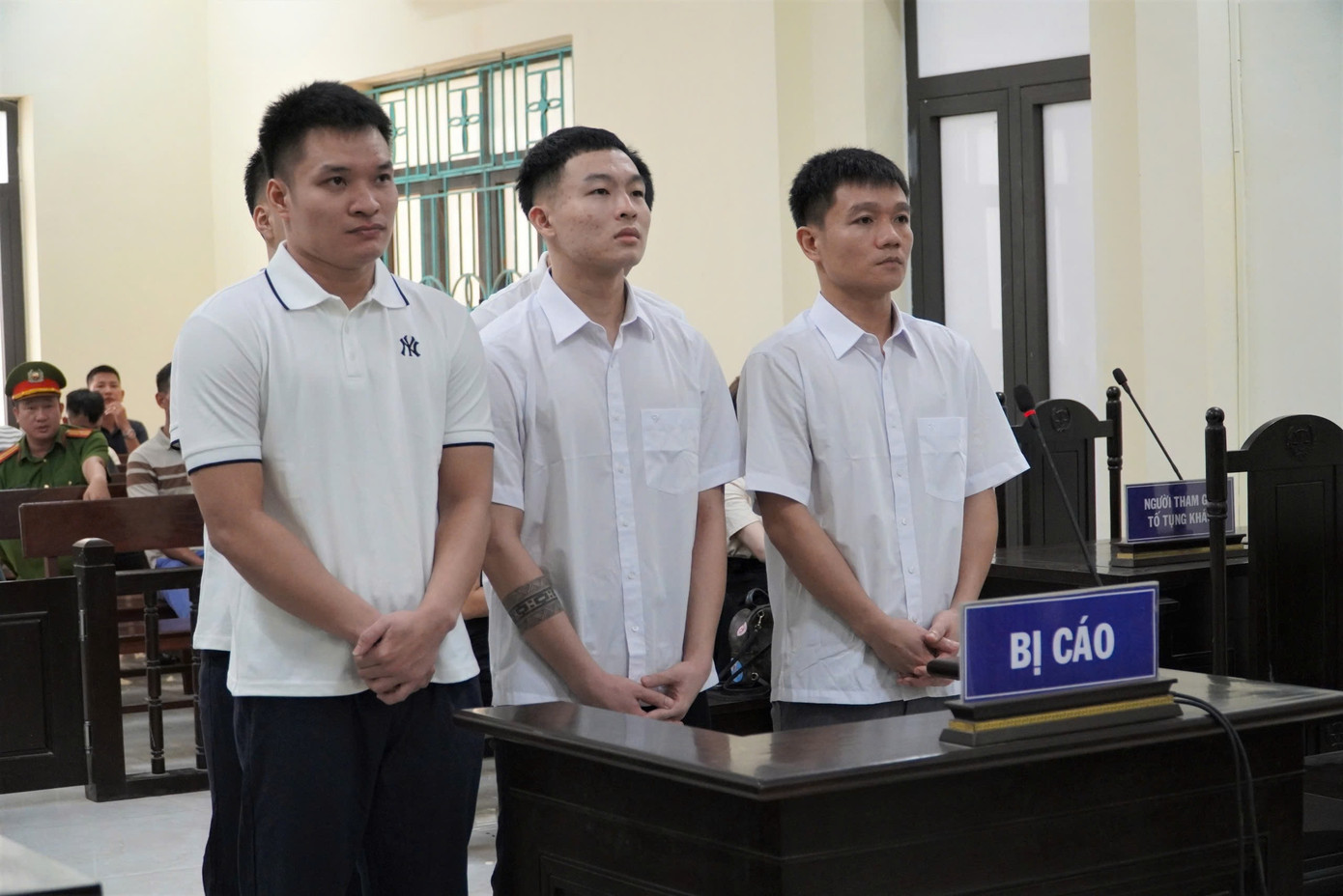 Các bị cáo tại phiên tòa.