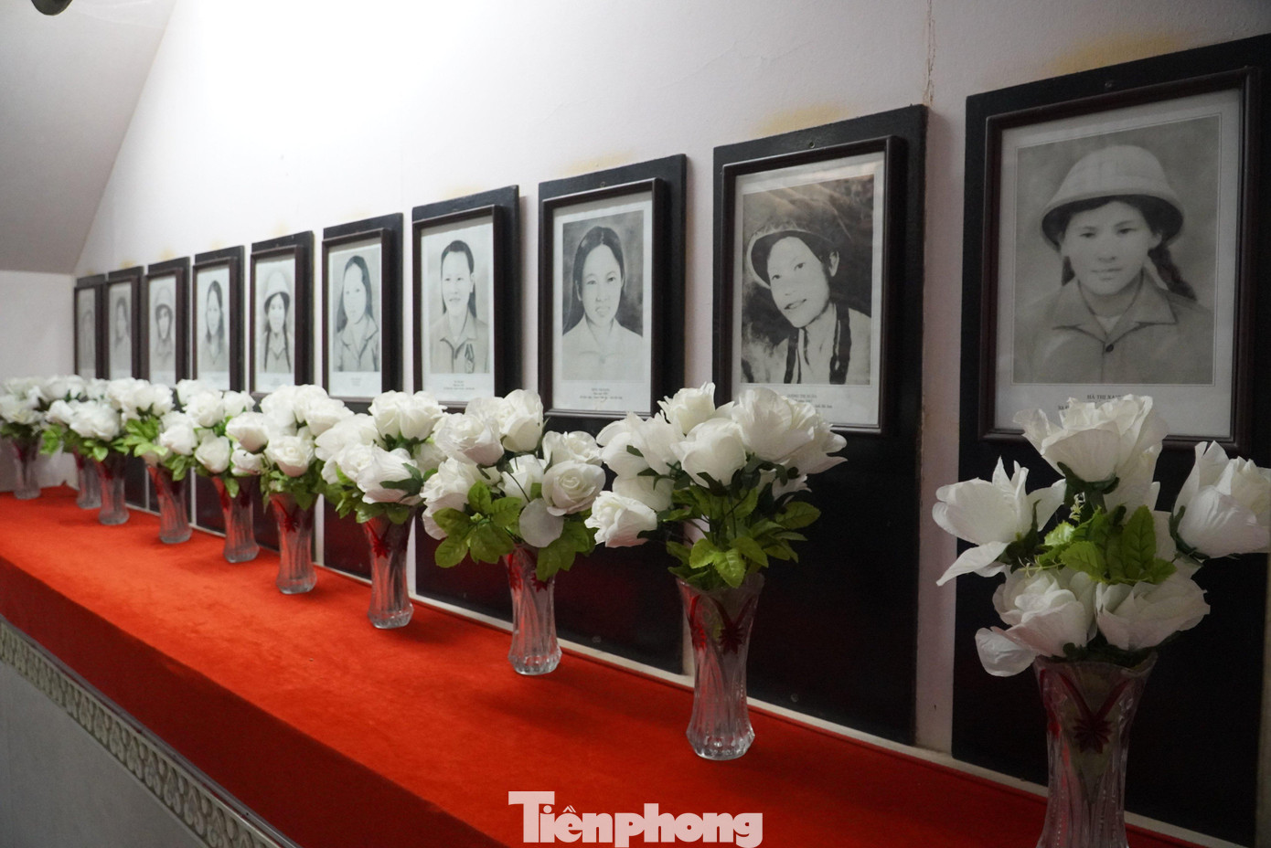 Câu chuyện về sự hy sinh của 10 cô gái thanh niên xung phong, cùng anh linh của các chiến sĩ ngã xuống nơi đây đã làm nên biểu tượng về một Đồng Lộc linh thiêng, bất tử.