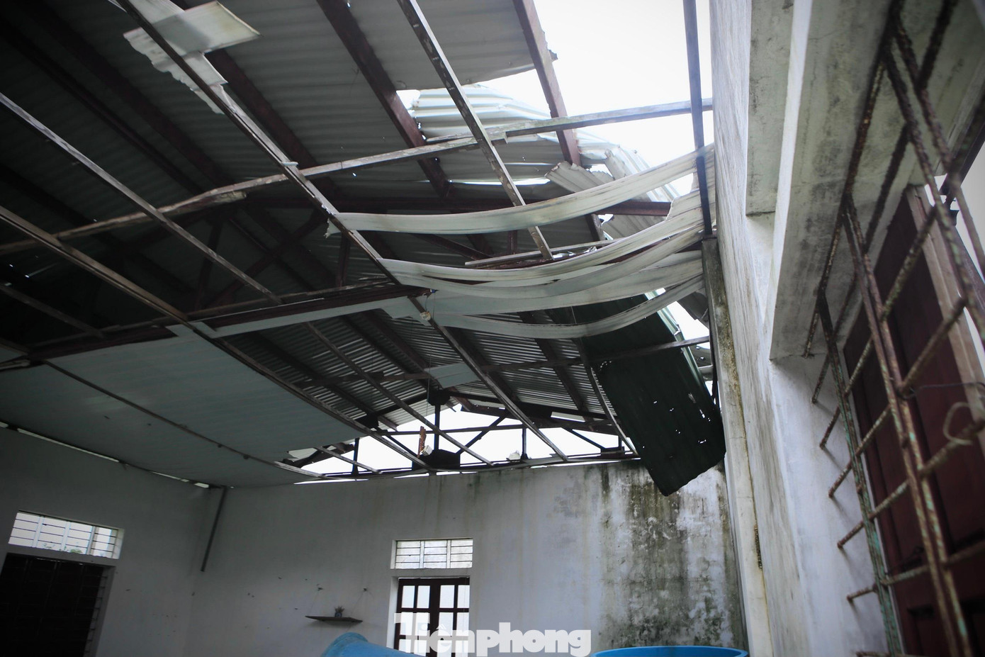 Ông Nguyễn Văn Trí - Giám đốc Trung tâm Khuyến nông (chủ đầu tư) thuộc Sở Nông nghiệp và Phát triển nông thôn Hà Tĩnh cho biết, hợp đồng thuê đất giữa chủ đầu tư và đối tác nước ngoài thực hiện trong vòng 5 năm, đến tháng 9/2020 là kết thúc hợp đồng. Hiện hai bên chưa thể gặp nhau để làm thủ tục thanh lý, hoàn trả mặt bằng, trả tiền thuê đất và đóng thuế.