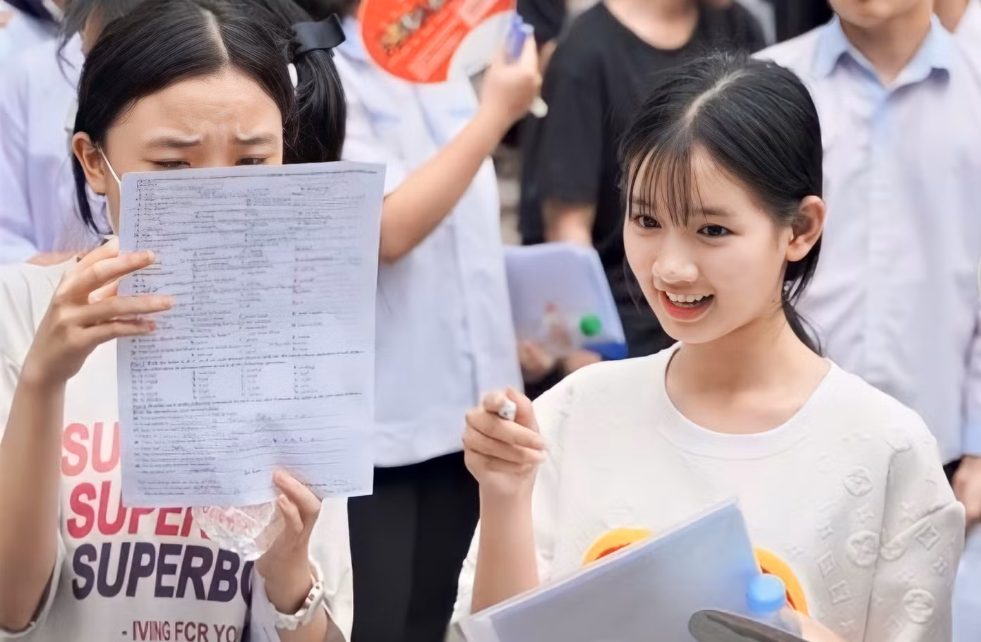 Kỳ thi vào lớp 10 THPT không chuyên và THPT Chuyên Hà Tĩnh năm học 2023 - 2024 diễn ra vào ngày 6 và 7/6/2023 với gần 17.000 thí sinh đăng ký dự thi.