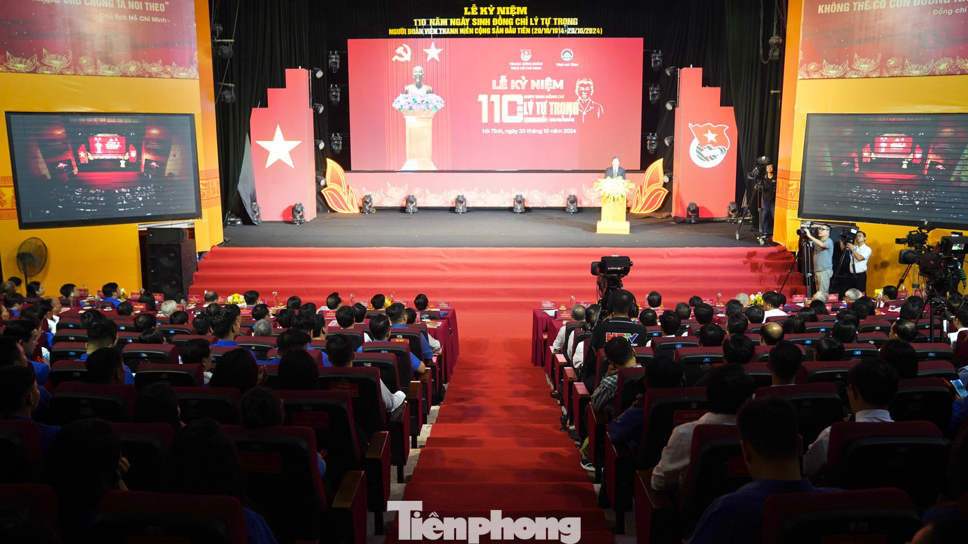 Toàn cảnh lễ Kỷ niệm 110 năm Ngày sinh anh Lý Tự Trọng.