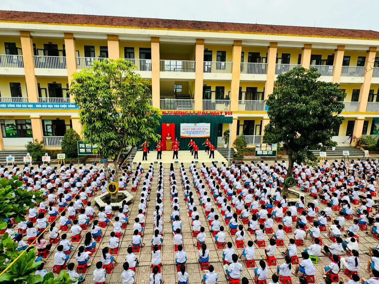 Ngày hội sắc màu là dịp để các em thiếu nhi, học sinh học hỏi, phát huy tính sáng tạo, năng khiếu mỹ thuật; thể hiện cảm nhận, tình yêu quê hương, đất nước.