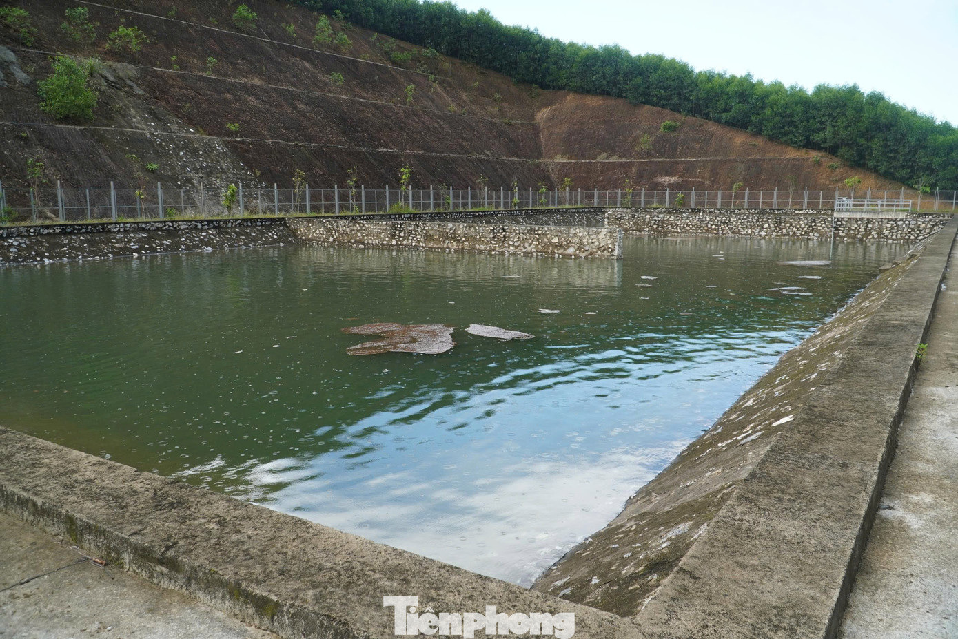 Đối với dự án này, lãnh đạo tỉnh Hà Tĩnh đã nhiều lần chỉ đạo chủ đầu tư và yêu cầu các đơn vị tập trung xử lý để sớm hoàn thành công trình, đưa vào quản lý, sử dụng, đảm bảo phát huy hiệu quả đầu tư, không gây thất thoát, lãng phí. Tuy vậy, dự án tiếp tục chậm tiến độ, chưa thể đưa vào vận hành.