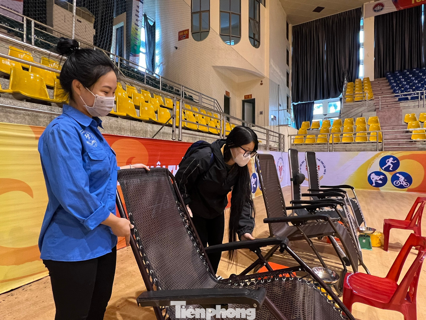 Khu vực tham gia hiến máu tình nguyện được bố trí bài bản.