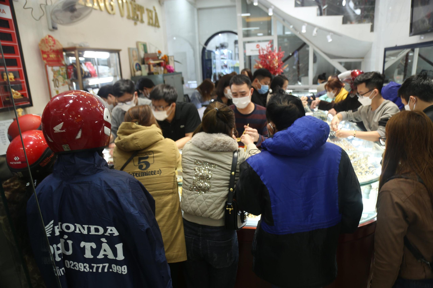 Lượng khách mua nhiều vào thời điểm từ 7h đến 10h.