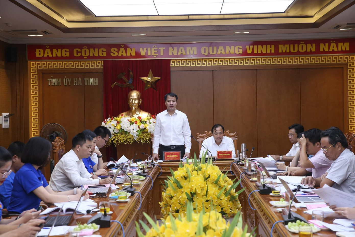 Bí thư BCH Trung ương Đoàn Ngô Văn Cương đánh giá cao công tác chuẩn bị tổ chức Đại hội Đoàn tỉnh Hà Tĩnh. Bí thư BCH Trung ương Đoàn Ngô Văn Cương đánh giá cao công tác chuẩn bị tổ chức Đại hội Đoàn tỉnh Hà Tĩnh.