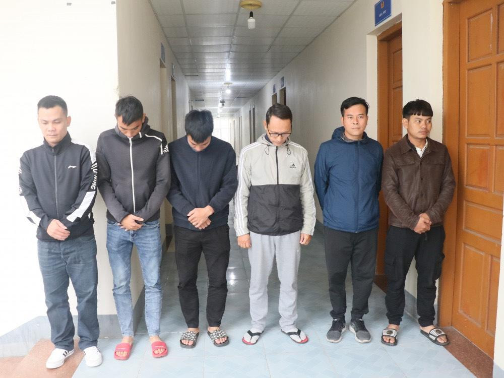 Nhóm đối tượng bị bắt giữ (Ảnh CAHT)