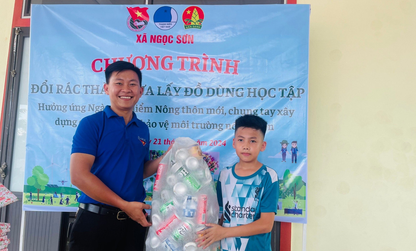 “Đây là mô hình có ý nghĩa hết sức thiết thực, giúp các bạn học sinh ý thức hơn trong việc bảo vệ môi trường, giữ gìn cuộc sống được sạch đẹp. Từ đó, xây dựng ý thức cho mỗi học sinh thay vì bỏ đi những rác thải nhựa, mình có thể giữ lại mang đi đổi lấy những đồ dùng để học tập”, bà Nguyễn Thị Lan (phụ huynh trường Tiểu học thị trấn Thạch Hà) chia sẻ.