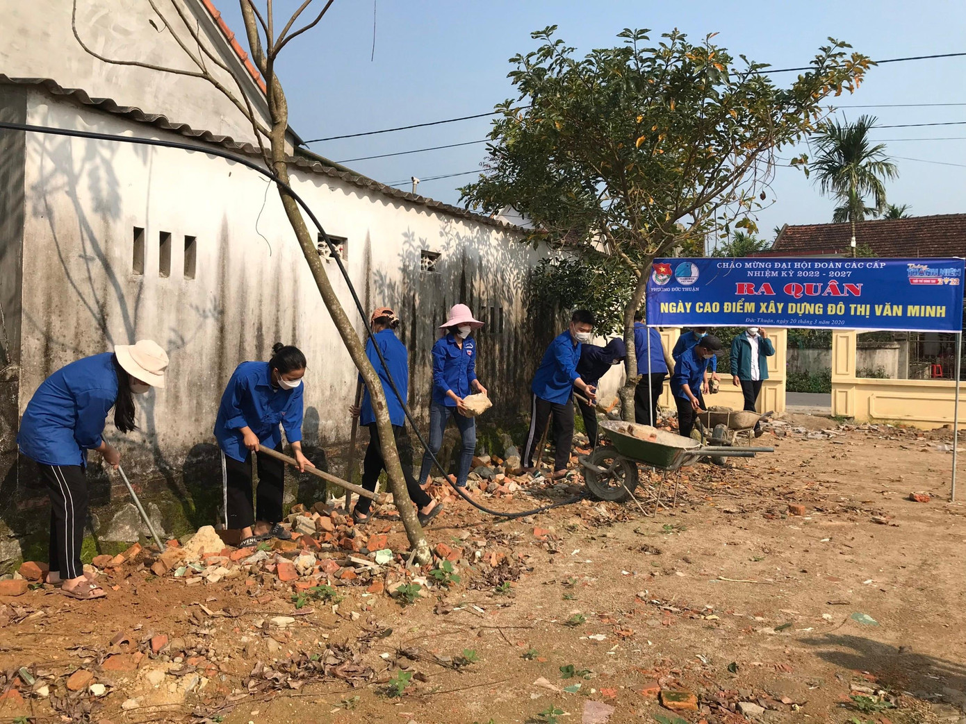 Đây là hoạt động thường xuyên và thiết thực của tuổi trẻ Hà Tĩnh. Thông qua các hoạt động nhằm tuyên truyền, nâng cao nhận thức về công tác bảo vệ môi trường trong cán bộ, đoàn viên, thanh thiếu niên...