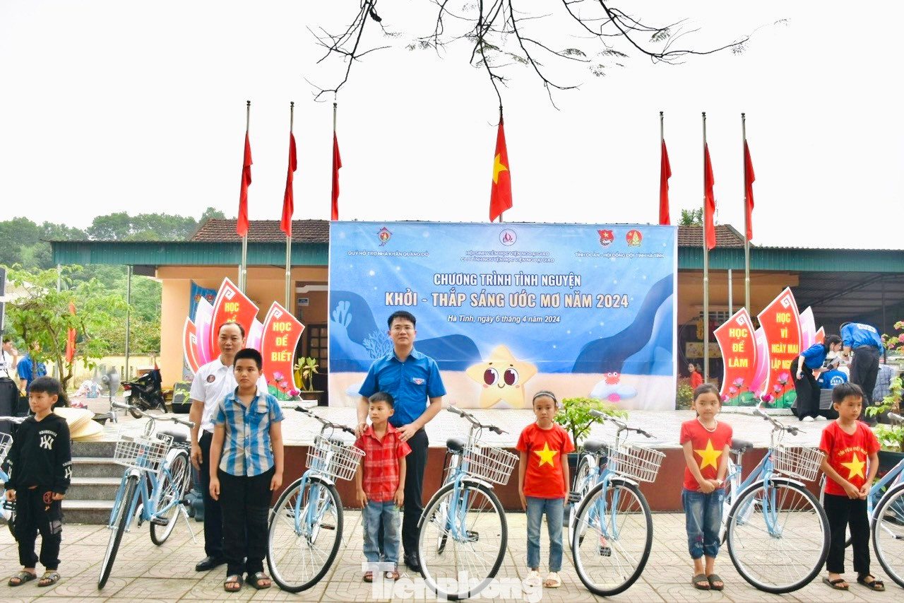 Chương trình nhằm chăm lo, hỗ trợ các em thiếu nhi gặp hoàn cảnh khó khăn vươn lên trong học tập và cuộc sống.