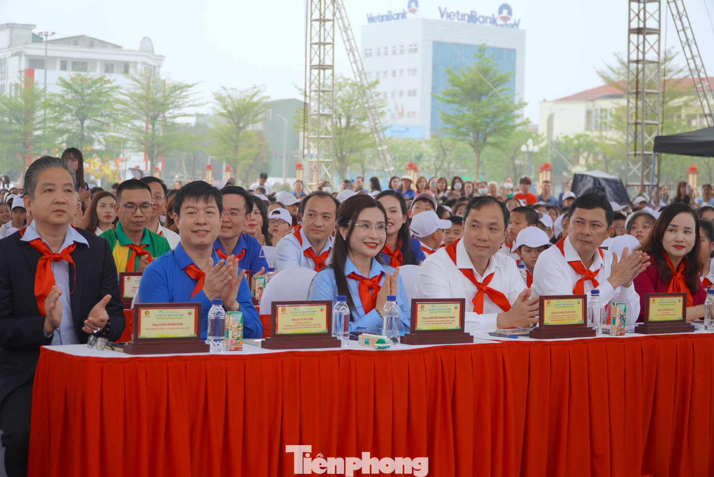 Đại biểu tham gia chương trình.