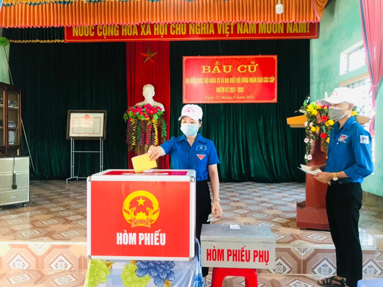 Các cử tri đi bỏ phiếu đều chấp hành đầy đủ quy định về nguyên tắc, thể lệ tại phòng bỏ phiếu, đảm bảo an toàn trong phòng, chống dịch COVID-19. Các khu vực bỏ phiếu và các điểm bỏ phiếu trên địa bàn,thực hiện nghiêm thông điệp 5K của Bộ Y tế.