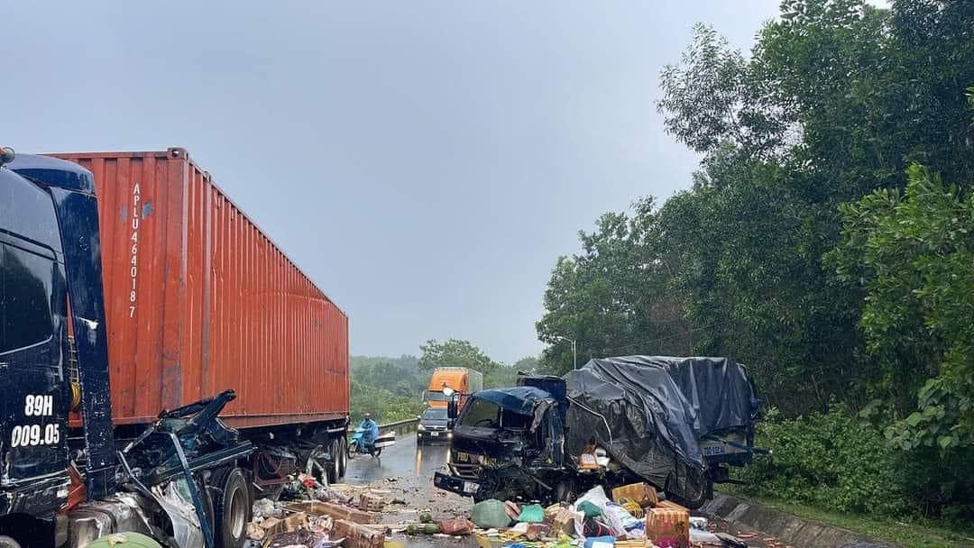 Hiện trường vụ tai nạn. Hiện trường vụ tai nạn.