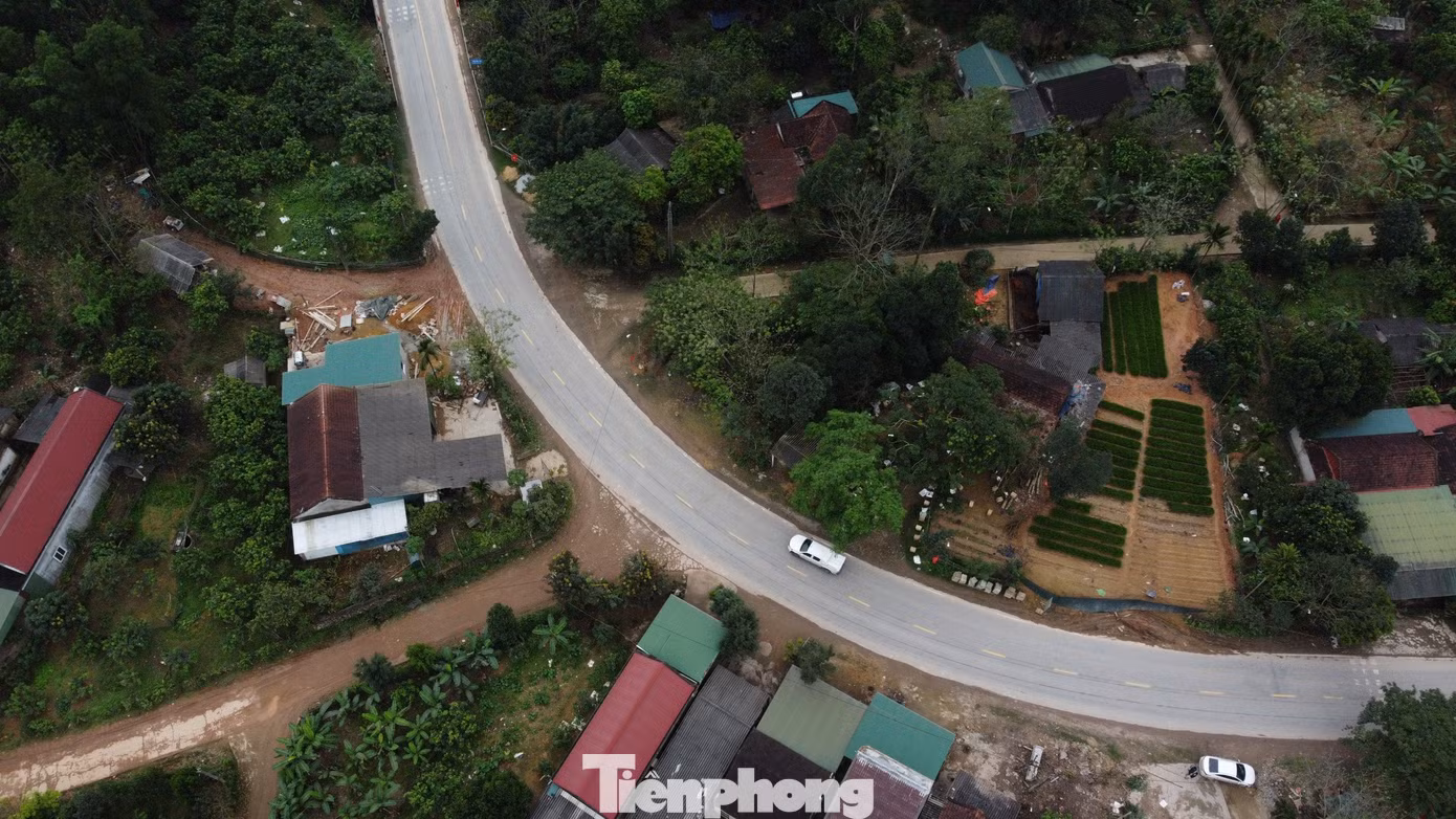 Theo người dân sống hai bên đường, mỗi năm, tại khúc cua này xảy ra ít nhất có 3 vụ tai nạn lật xe. Phương tiện thường gặp nạn khi di chuyển theo hướng từ huyện Hương Khê về thành phố Hà Tĩnh. Trong đó, xe đầu kéo, xe container chở hàng hóa hạng nặng dễ gặp nạn.