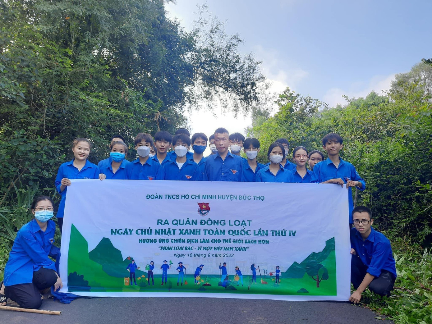 Ngày 18/9, Ban Thường vụ Tỉnh Đoàn đã chỉ đạo 100% các cơ sở Đoàn trong toàn tỉnh đồng loạt tổ chức hưởng ứng “Ngày Chủ nhật xanh” với sự tham gia của hơn 10.000 đoàn viên thanh niên. (Ảnh HN)