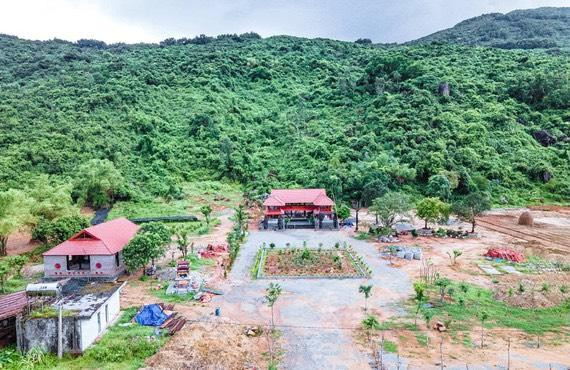 Công trình trái phép xây dựng trên đất nông nghiệp. Công trình trái phép xây dựng trên đất nông nghiệp.