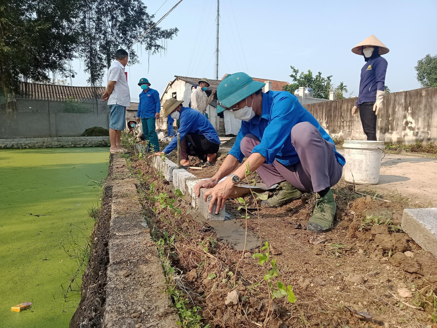 Các cơ sở Đoàn huyện Đức Thọ tổ chức các hoạt động ngày Chủ nhật xanh.