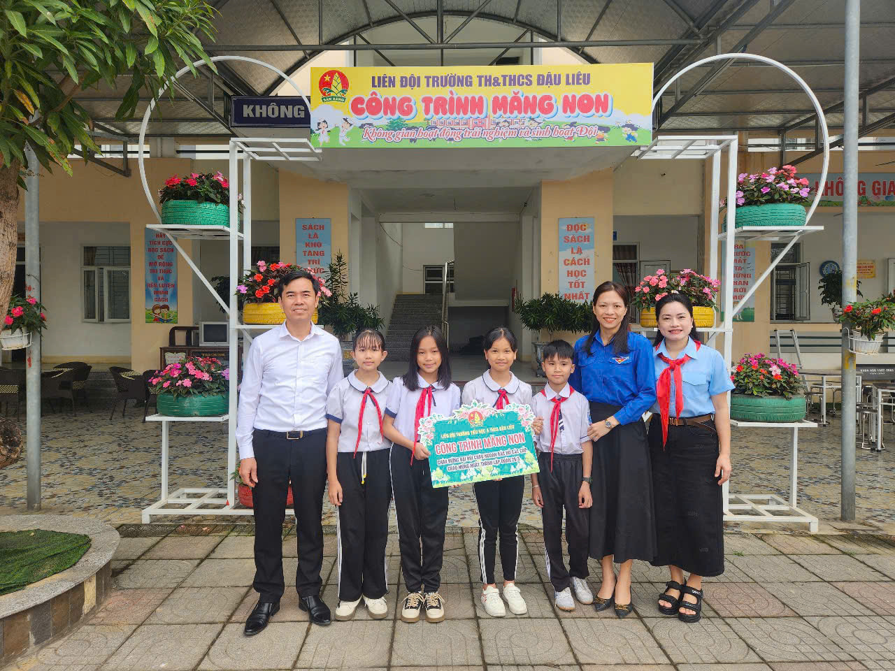 Ra mắt những công trình măng non tại một số trường.