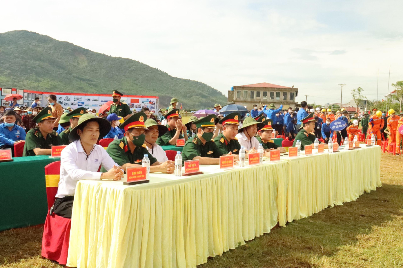 Tham dự lễ phát động có Bí thư Ban Chấp hành Trung ương Đoàn TNCS Hồ Chí Minh Ngô Văn Cương; Trưởng ban Thanh niên Quân đội - Thượng tá Trần Viết Năng; Phó Chính ủy Quân khu 4 - Thiếu tướng Nguyễn Đức Hóa và lãnh đạo tỉnh Hà Tĩnh. Tham dự lễ phát động có Bí thư Ban Chấp hành Trung ương Đoàn TNCS Hồ Chí Minh Ngô Văn Cương; Trưởng ban Thanh niên Quân đội - Thượng tá Trần Viết Năng; Phó Chính ủy Quân khu 4 - Thiếu tướng Nguyễn Đức Hóa và lãnh đạo tỉnh Hà Tĩnh.