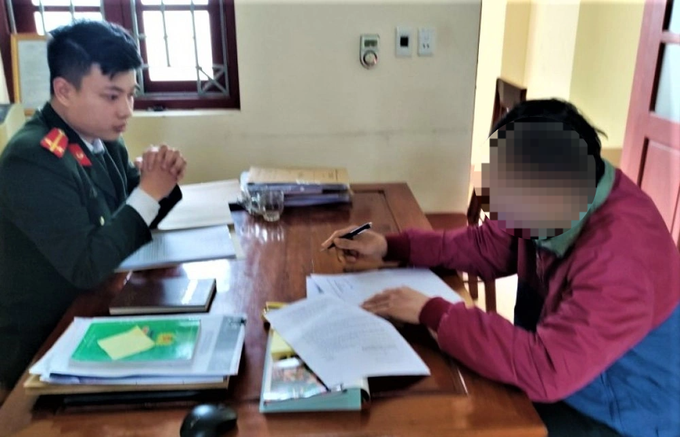 Người đàn ông 44 tuổi bị phạt 7,5 triệu đồng. Người đàn ông 44 tuổi bị phạt 7,5 triệu đồng.