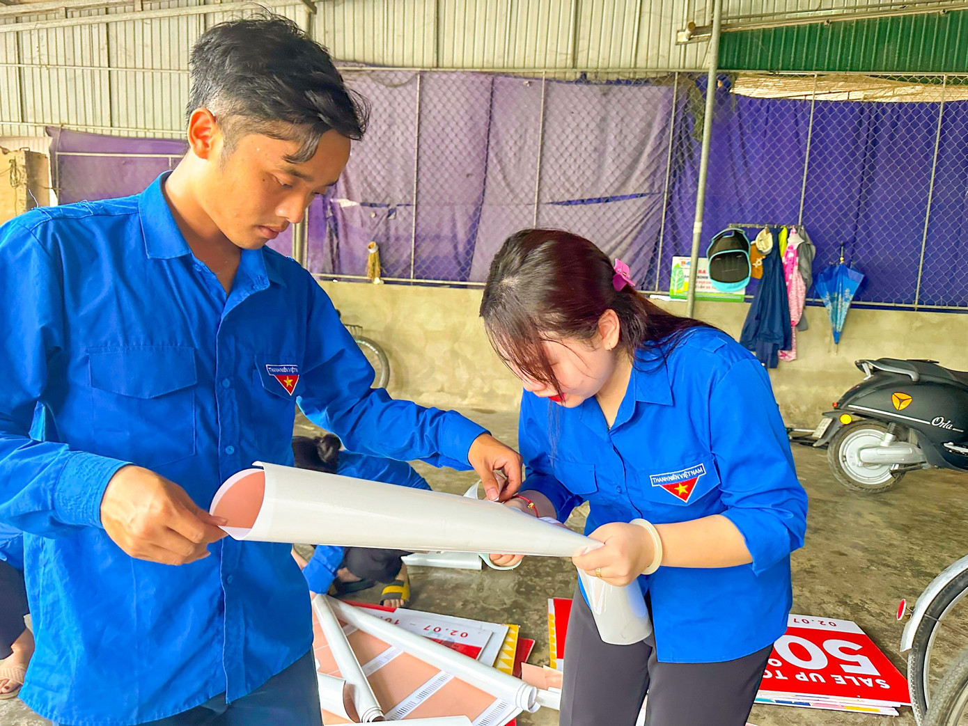 Hưởng ứng ngày hội, Đoàn xã Thạch Bình cũng tổ chức các hoạt động: thu gom nguồn nhựa, lên ý tưởng thiết kế, tái chế các thanh sắt cũ nhằm chung tay giảm thiểu rác thải nhựa.