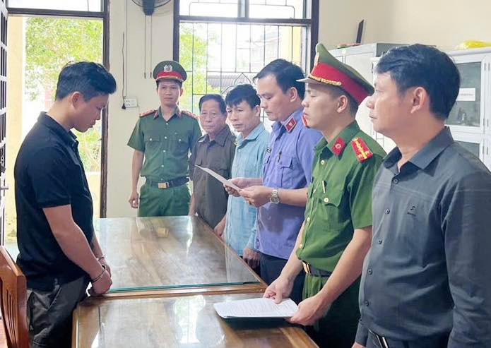 Cơ quan chức năng công bố quyết định khởi tố vụ án, khởi tố bị can, bắt giam đối tượng Đậu Giang Sơn.