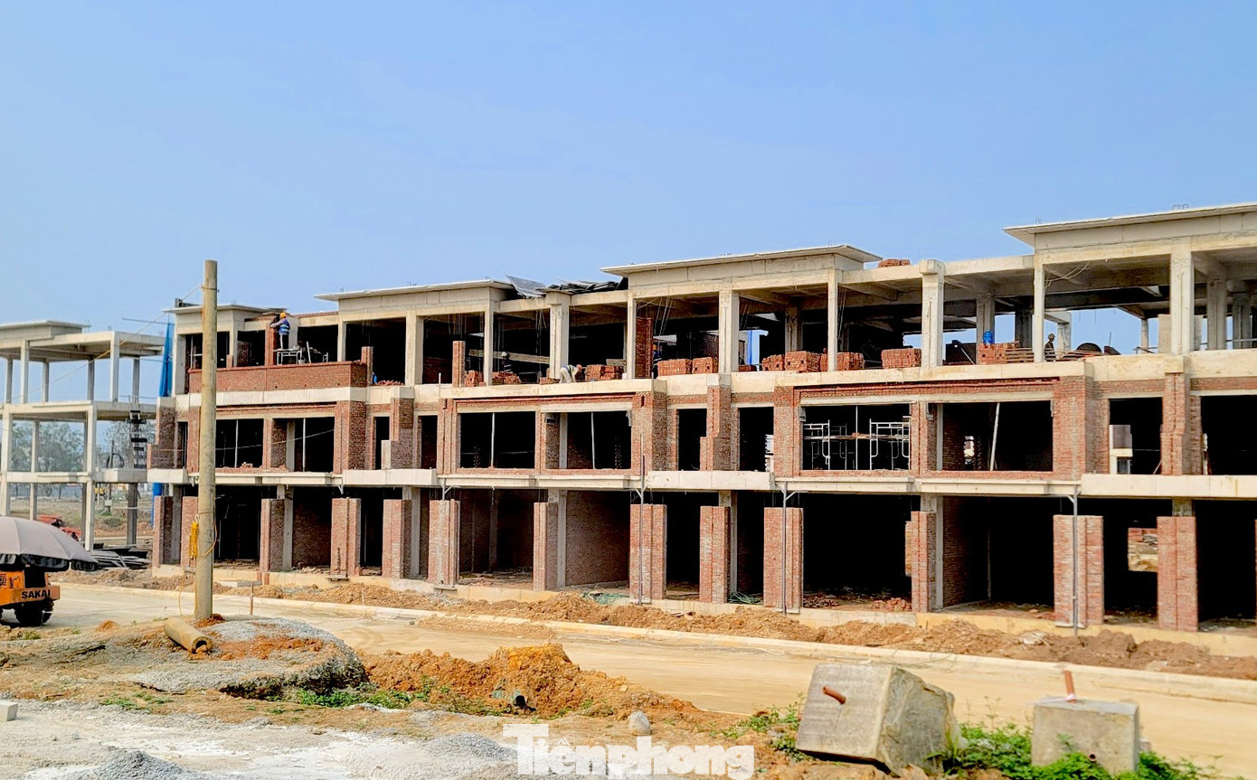 Phần thô khu nhà đã được chủ đầu tư triển khai, trên đà hoàn thiện.