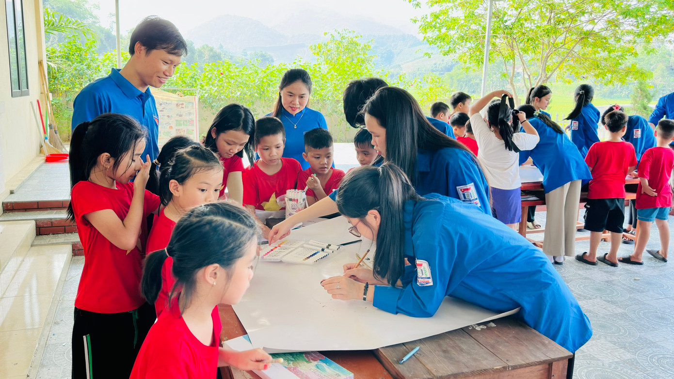 Chương trình được tổ chức tại Ngôi nhà trí tuệ ở thôn Hoàng Nam (xã Sơn Tây). Mục đích nhằm tuyên truyền, khuyến khích và phát triển phong trào đọc sách trong thanh thiếu nhi. Chương trình được tổ chức tại Ngôi nhà trí tuệ ở thôn Hoàng Nam (xã Sơn Tây). Mục đích nhằm tuyên truyền, khuyến khích và phát triển phong trào đọc sách trong thanh thiếu nhi.