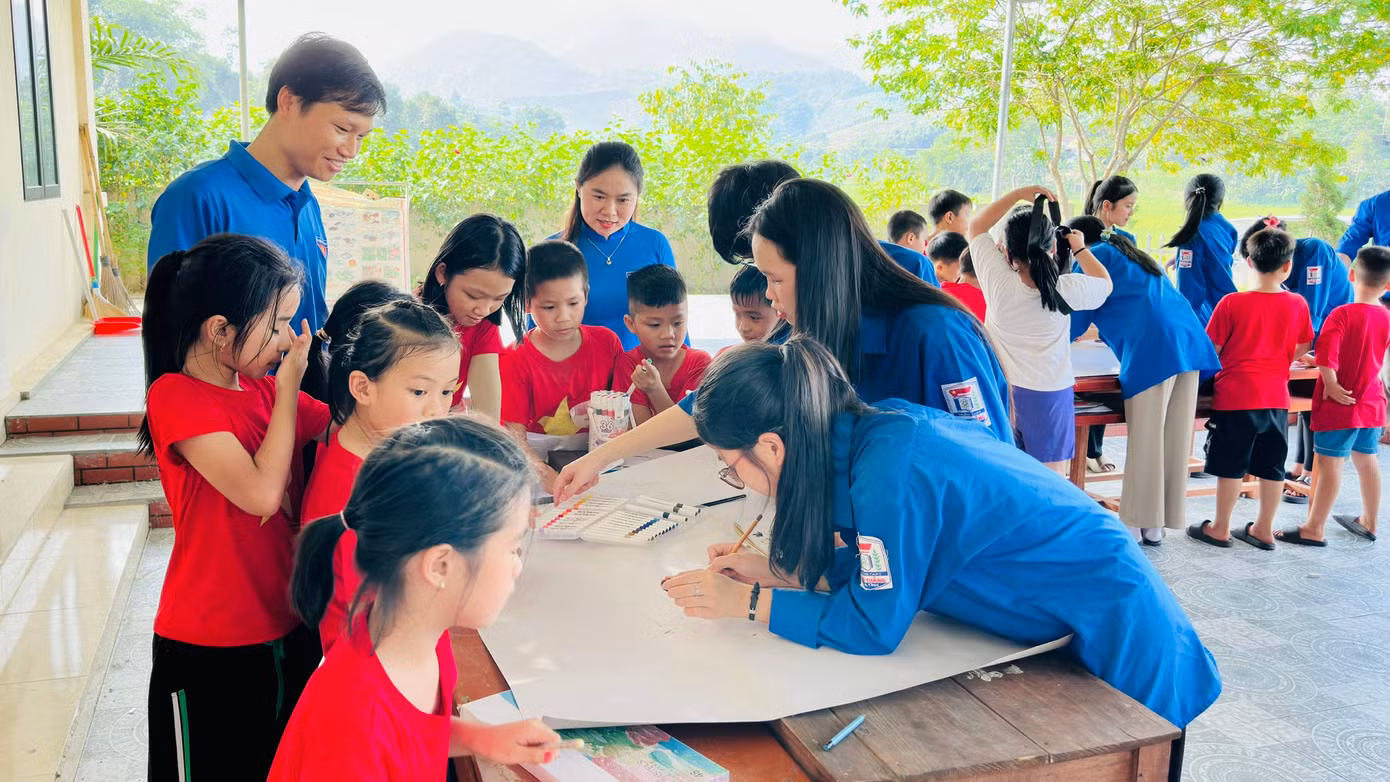 Chương trình được tổ chức tại Ngôi nhà trí tuệ ở thôn Hoàng Nam (xã Sơn Tây). Mục đích nhằm tuyên truyền, khuyến khích và phát triển phong trào đọc sách trong thanh thiếu nhi. Chương trình được tổ chức tại Ngôi nhà trí tuệ ở thôn Hoàng Nam (xã Sơn Tây). Mục đích nhằm tuyên truyền, khuyến khích và phát triển phong trào đọc sách trong thanh thiếu nhi.