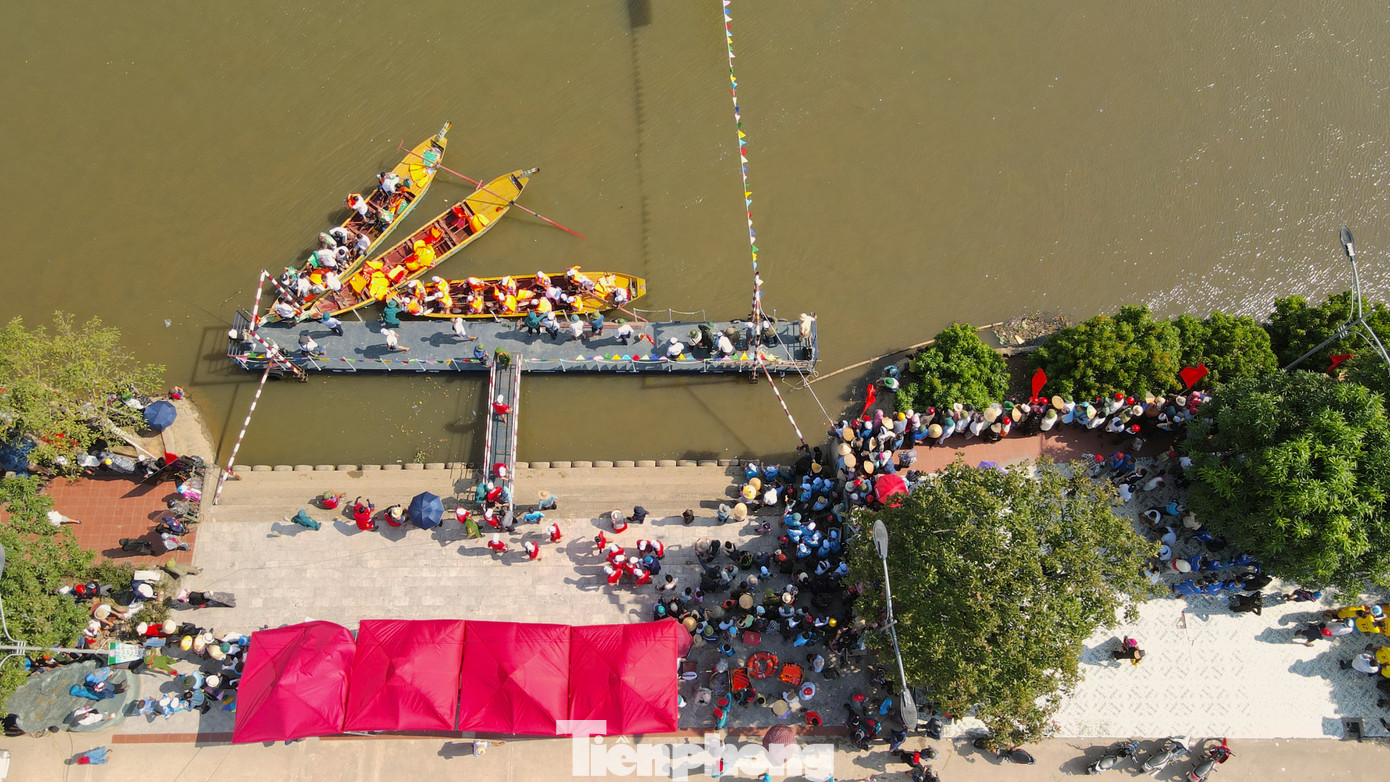 Chiều 2/9, thành phố Hà Tĩnh (tỉnh Hà Tĩnh) tổ chức lễ hội đua thuyền mở rộng chào mừng kỷ niệm 78 năm Cách mạng Tháng Tám (19/8/1945-19/8/2023) và Quốc khánh 2/9.