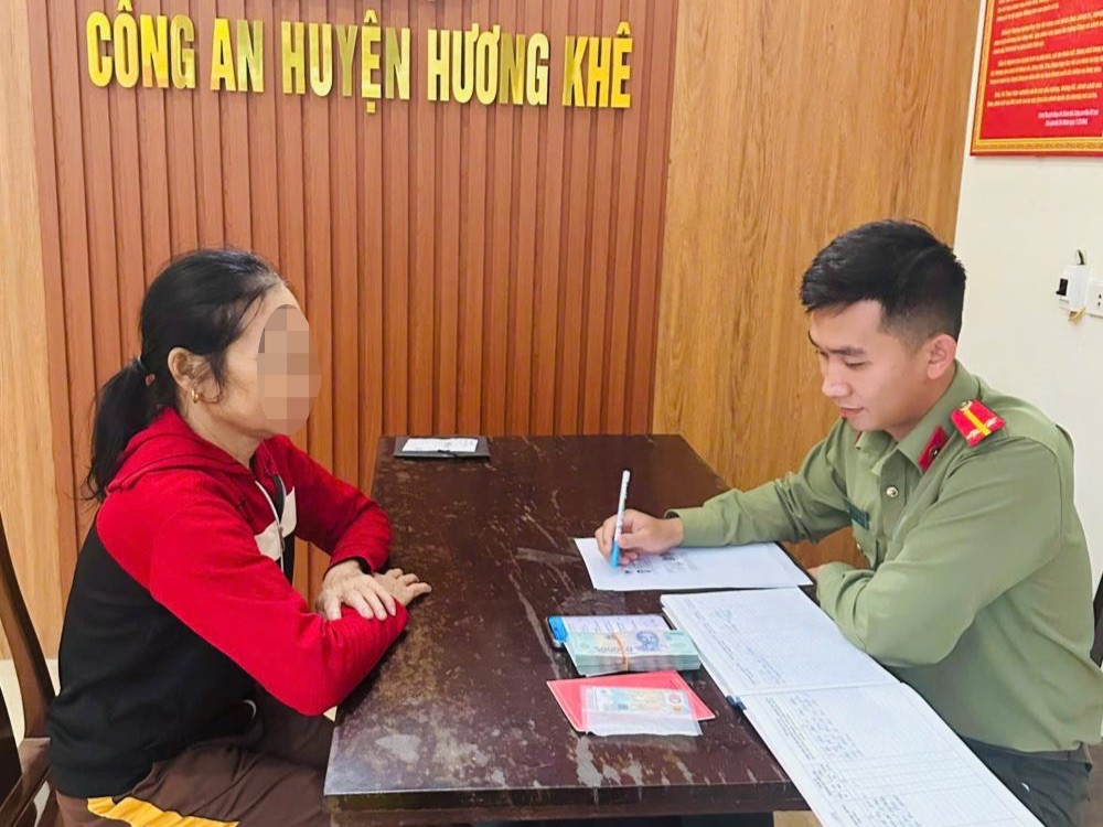 Công an kịp thời ngăn chặn vụ lừa đảo. Công an kịp thời ngăn chặn vụ lừa đảo.