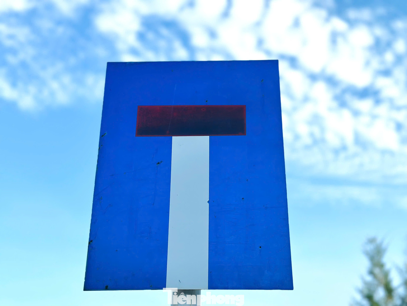 Nhiều người dân địa phương bày tỏ mong muốn tuyến đường sớm được hoàn thiện để phục vụ đi lại, sản xuất. Nhiều người dân địa phương bày tỏ mong muốn tuyến đường sớm được hoàn thiện để phục vụ đi lại, sản xuất.