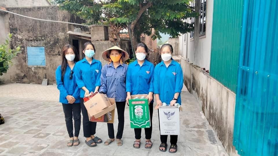 Bên cạnh đó, các cấp bộ Đoàn còn tăng cường vận động, xã hội hóa, huy động các nguồn lực của các tổ chức, cá nhân, các nhà hảo tâm để hỗ trợ, chăm lo cho trẻ em. Bên cạnh đó, các cấp bộ Đoàn còn tăng cường vận động, xã hội hóa, huy động các nguồn lực của các tổ chức, cá nhân, các nhà hảo tâm để hỗ trợ, chăm lo cho trẻ em.