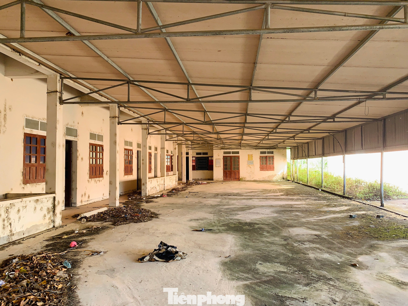 Từ đó, hạ tầng tại khu cửa khẩu xuống cấp nghiêm trọng, nhiều trụ sở, đất đai bỏ hoang. Hiện hầu hết các dự án được xem là đầu tàu tại Khu kinh tế cửa khẩu Cầu Treo đều đang chết yểu; các doanh nghiệp vừa và nhỏ gặp quá nhiều khó khăn. Từ đó, hạ tầng tại khu cửa khẩu xuống cấp nghiêm trọng, nhiều trụ sở, đất đai bỏ hoang. Hiện hầu hết các dự án được xem là đầu tàu tại Khu kinh tế cửa khẩu Cầu Treo đều đang chết yểu; các doanh nghiệp vừa và nhỏ gặp quá nhiều khó khăn.