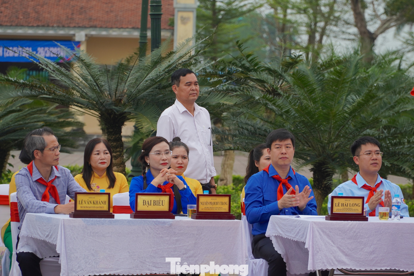 Trong dịp này, Hội đồng Đội tỉnh Hà Tĩnh phối hợp Hội đồng Đội huyện Thạch Hà, Liên đội Trường Tiểu học Lý Tự Trọng (xã Việt Tiến, huyện Thạch Hà) tổ chức kết nạp đội viên cho 70 thiếu niên tiêu biểu.