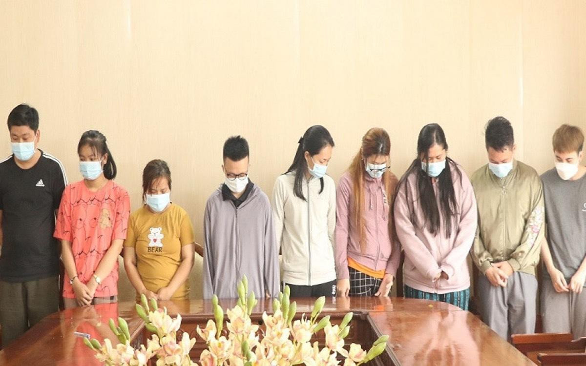 11 đối tượng bị triệu tập để điều tra về hành vi lừa đảo.