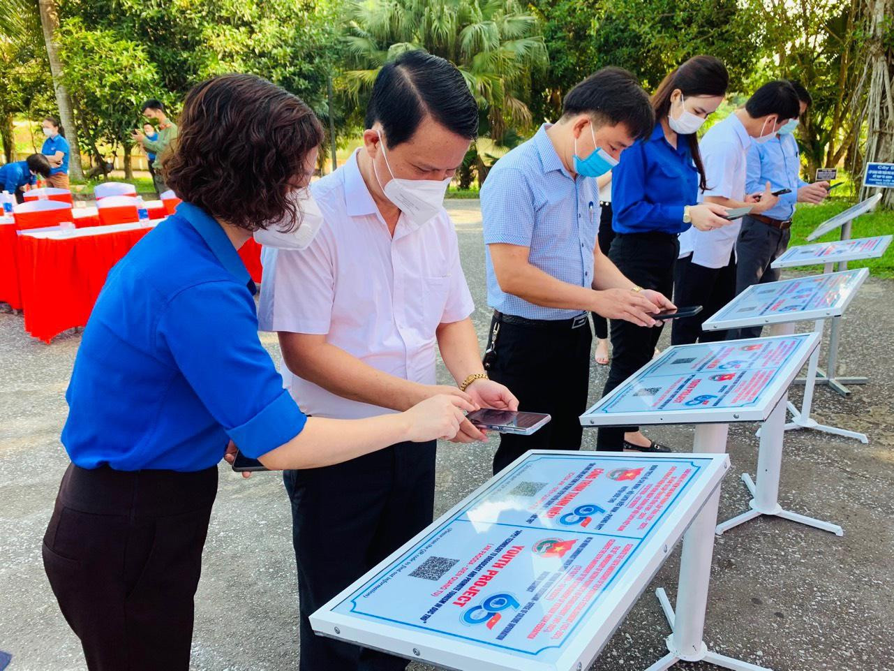 Xây dựng 150 mã QR thông tin các địa chỉ đỏ, di tích lịch sử - văn hoá trên địa bàn toàn tỉnh. Xây dựng 150 mã QR thông tin các địa chỉ đỏ, di tích lịch sử - văn hoá trên địa bàn toàn tỉnh.